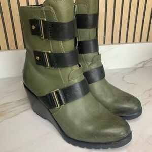 Sorel Olive Green Wedge Ankle Boots with Black Straps